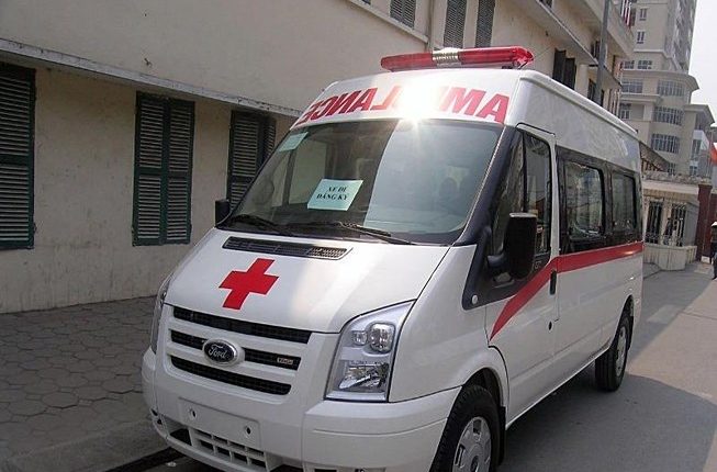 xe-cuu-thuong-ford-transit-ngoai-that-01_qnep_thumb