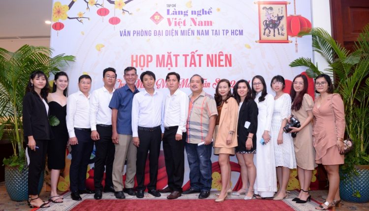 Tập thể cán bộ, phóng viên Văn phòng đại diện miền Nam, Tạp chí Làng nghề Việt Nam 1