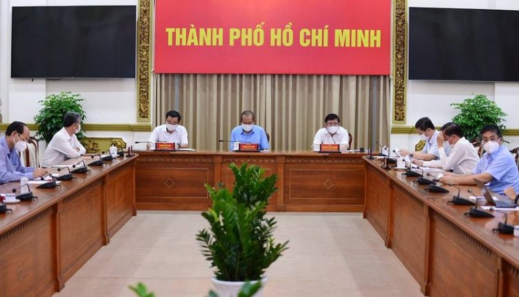 tphcm-gian-cach-xa-hoi