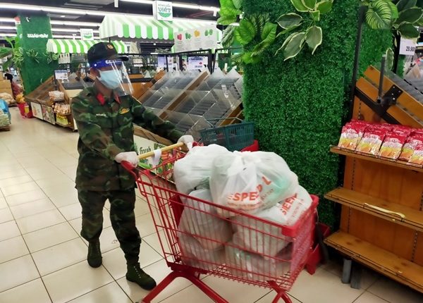 xuc-dong-truoc-hinh-anh-quan-nhan-thoi-chong-dich-tin-viet-today-vn-13