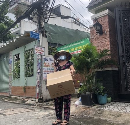 xuc-dong-truoc-hinh-anh-quan-nhan-thoi-chong-dich-tin-viet-today-vn-9