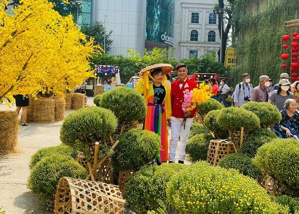 du-lich-tp-ho-chi-minh-thu-3100-ty-dong-dip-tet
