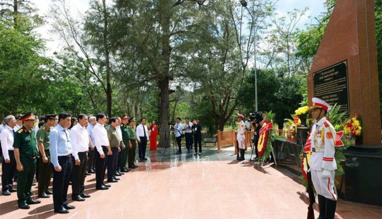 thu-tuong-pham-minh-chinh-dang-huong-tuong-nho-2