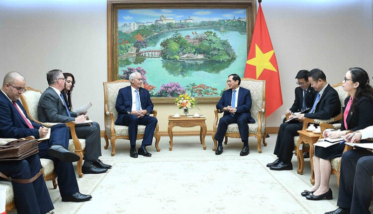 23_Jul_2025_141127_GMTvna-potal-pho-thu-tuong-bo-truong-ngoai-giao-bui-thanh-son-tiep-thu-truong-thu-nhat-bo-ngoai-giao-cuba-gerardo-penalver-8166652