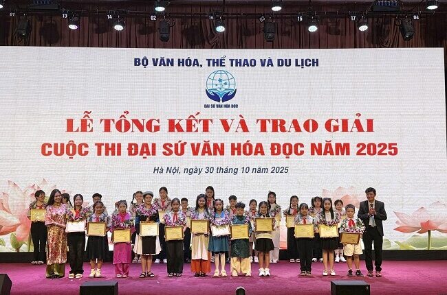 le-tong-ket-va-trao-giai-cuoc-thi-dai-su-van-hoa-doc-nam-2025-lan-toa-niem-dam-me-doc-sach-trong-the-he-tre-3