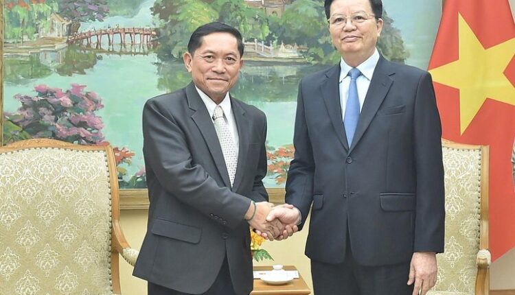 pho-thu-tuong-mai-van-chinh-tiep-tong-giam-doc-thong-tan-xa-pathet-lao-1