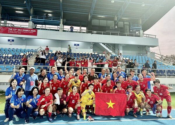 thu-tuong-pham-minh-chinh-chuc-mung-hai-doi-tuyen-bong-da-viet-nam
